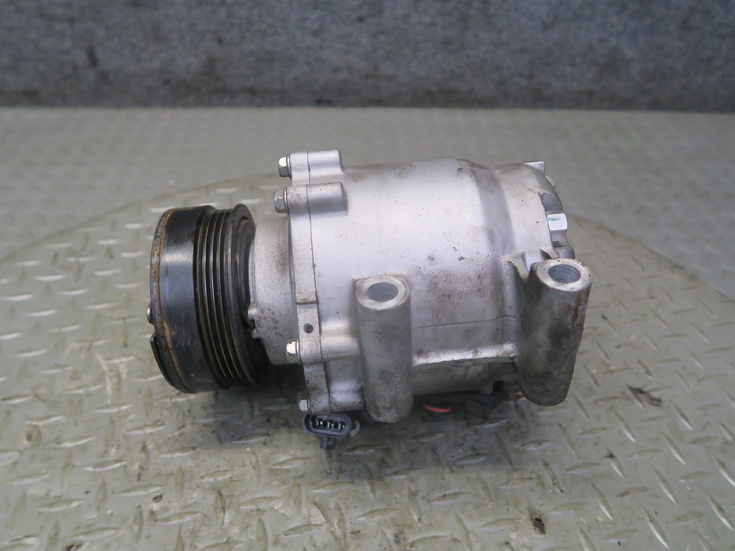 03-04 Chevrolet SSR V8 5.3L A/C Air Condition Compressor Delta Parts