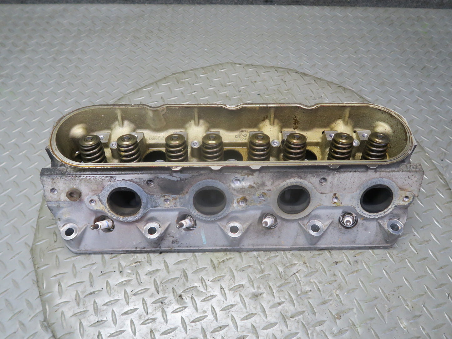 03-04 Chevrolet SSR V8 5.3L LM4 Right Engine Motor Cylinder Head 49K Miles OEM