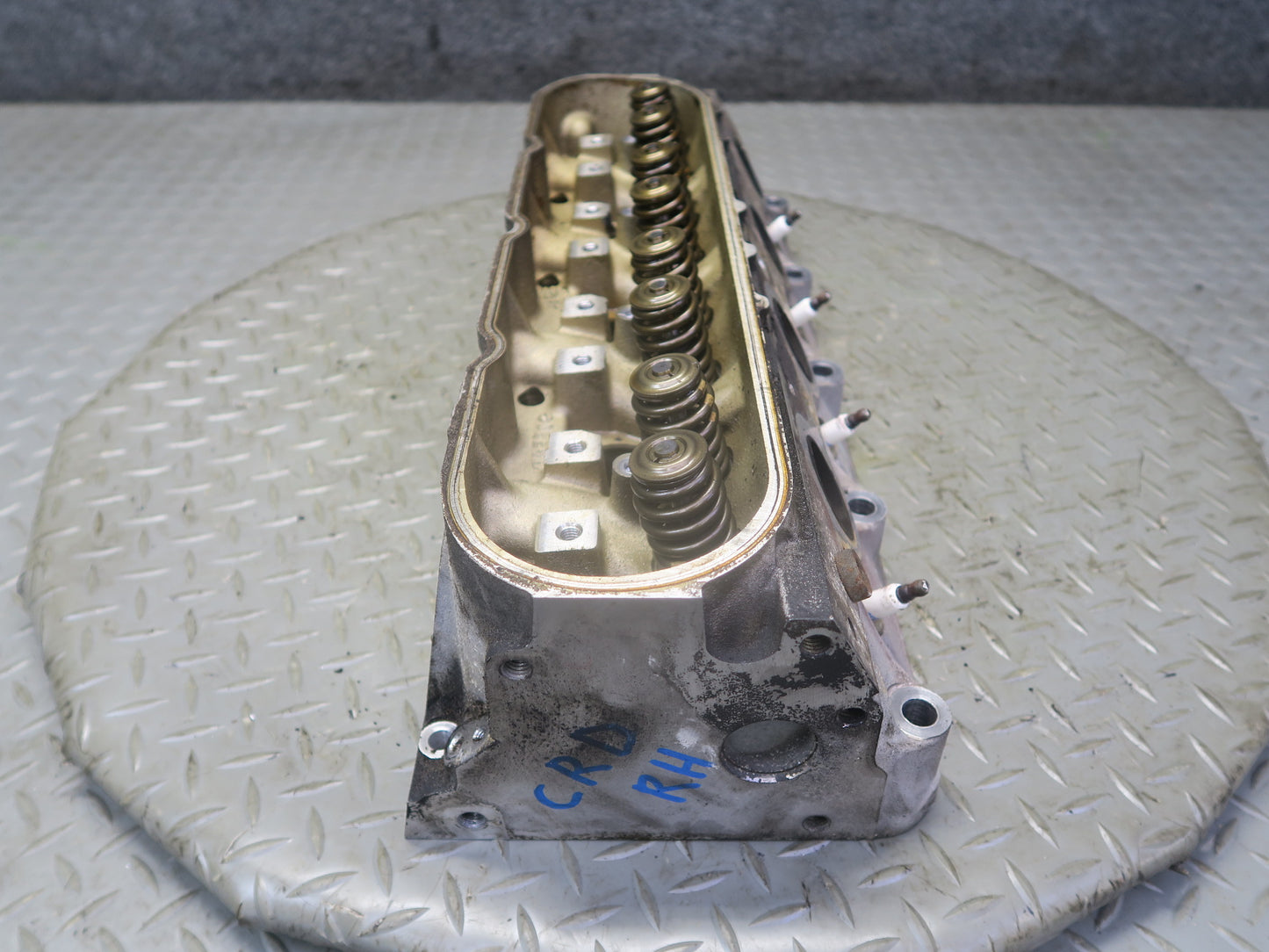 03-04 Chevrolet SSR V8 5.3L LM4 Right Engine Motor Cylinder Head 49K Miles OEM