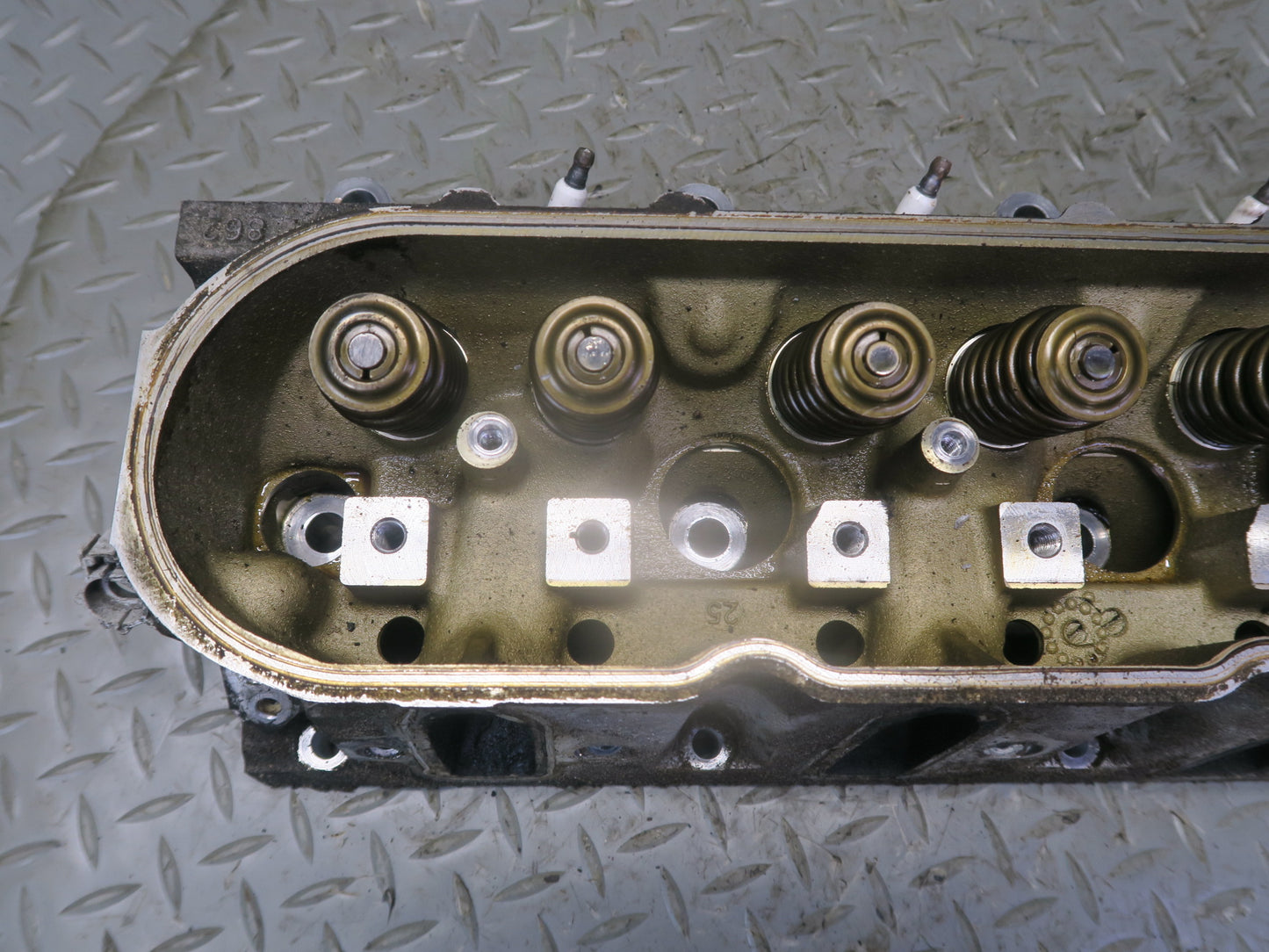 03-04 Chevrolet SSR V8 5.3L LM4 Right Engine Motor Cylinder Head 49K Miles OEM