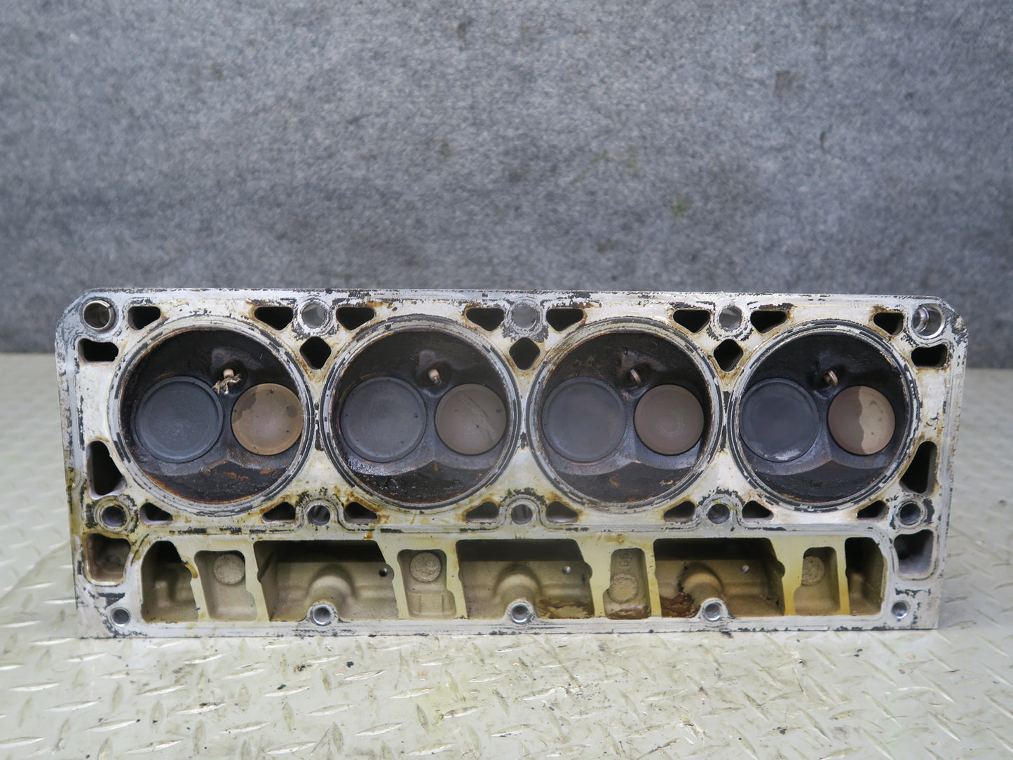 03-04 Chevrolet SSR V8 5.3L LM4 Right Engine Motor Cylinder Head 49K Miles OEM