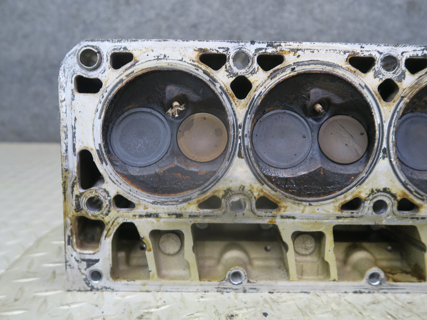 03-04 Chevrolet SSR V8 5.3L LM4 Right Engine Motor Cylinder Head 49K Miles OEM