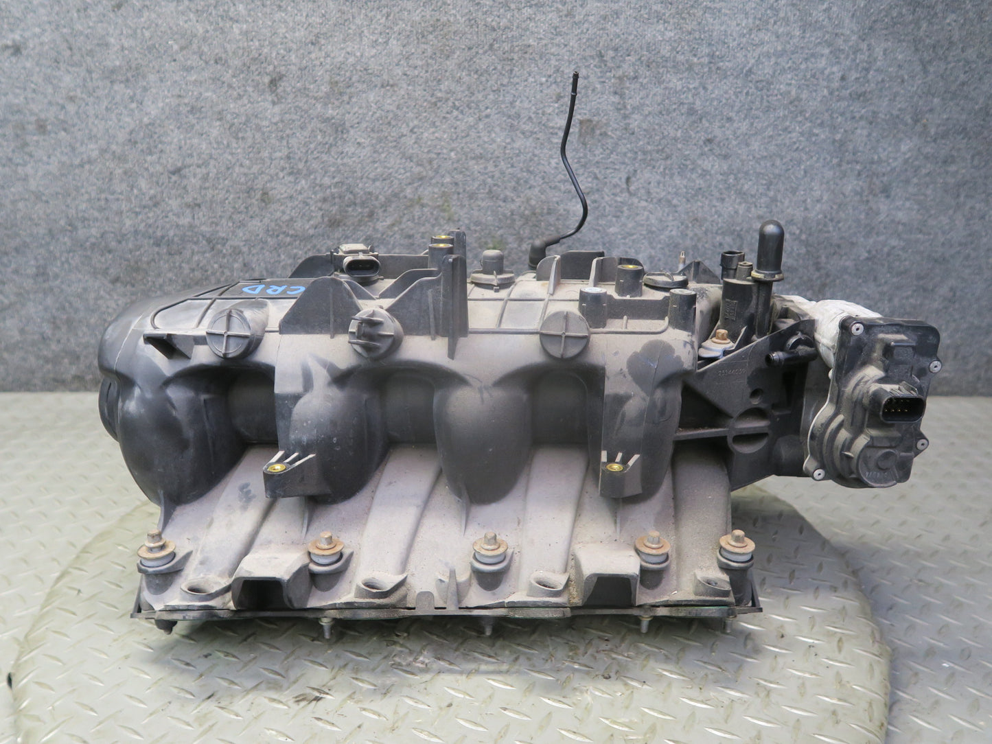 03-04 Chevrolet SSR V8 5.3L Engine Intake Manifold w Throttle Body 49K Miles OEM