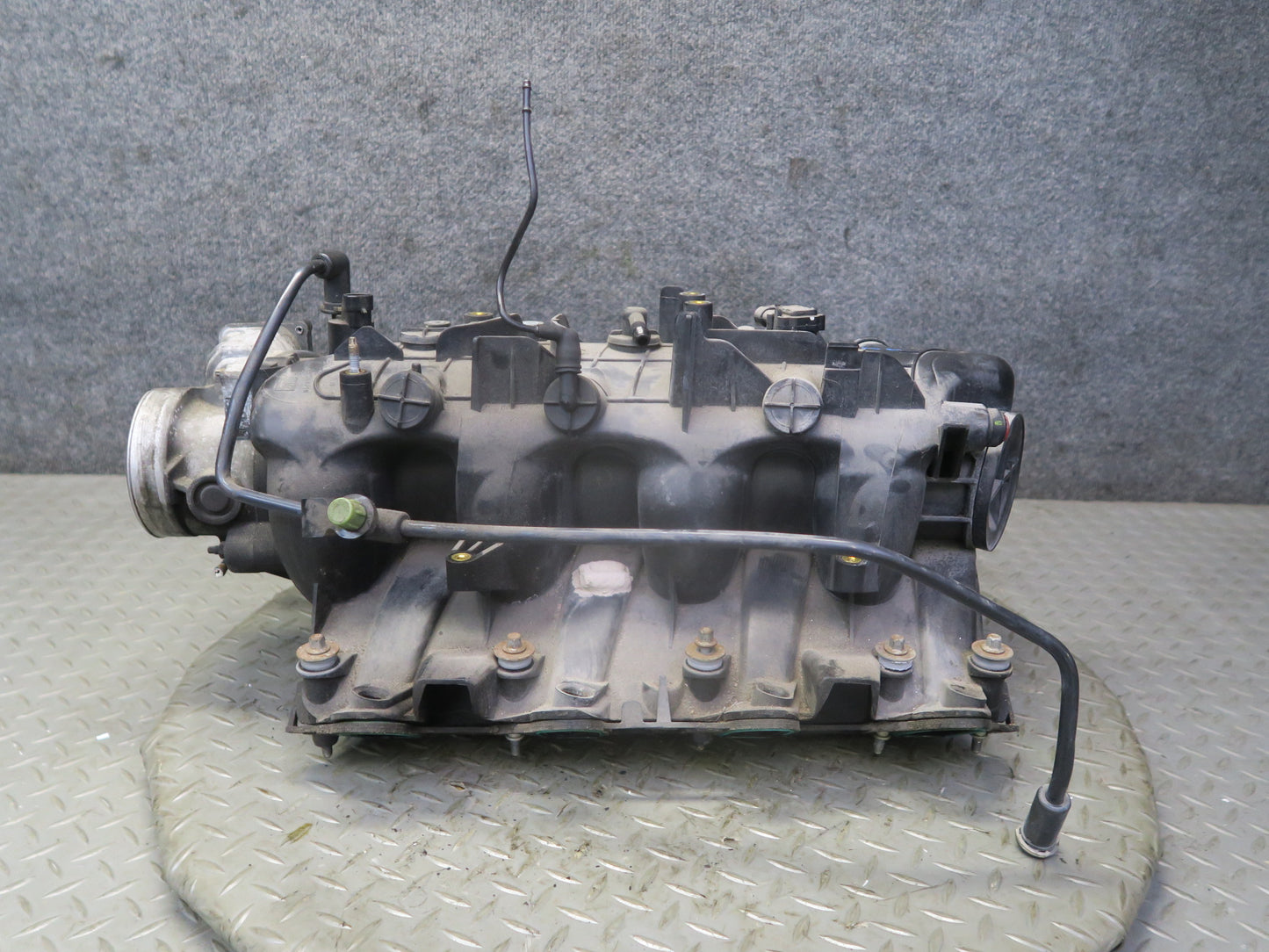 03-04 Chevrolet SSR V8 5.3L Engine Intake Manifold w Throttle Body 49K Miles OEM
