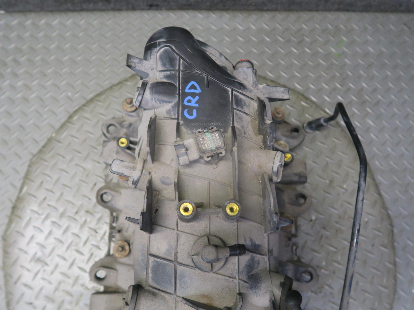 03-04 Chevrolet SSR V8 5.3L Engine Intake Manifold w Throttle Body 49K Miles OEM