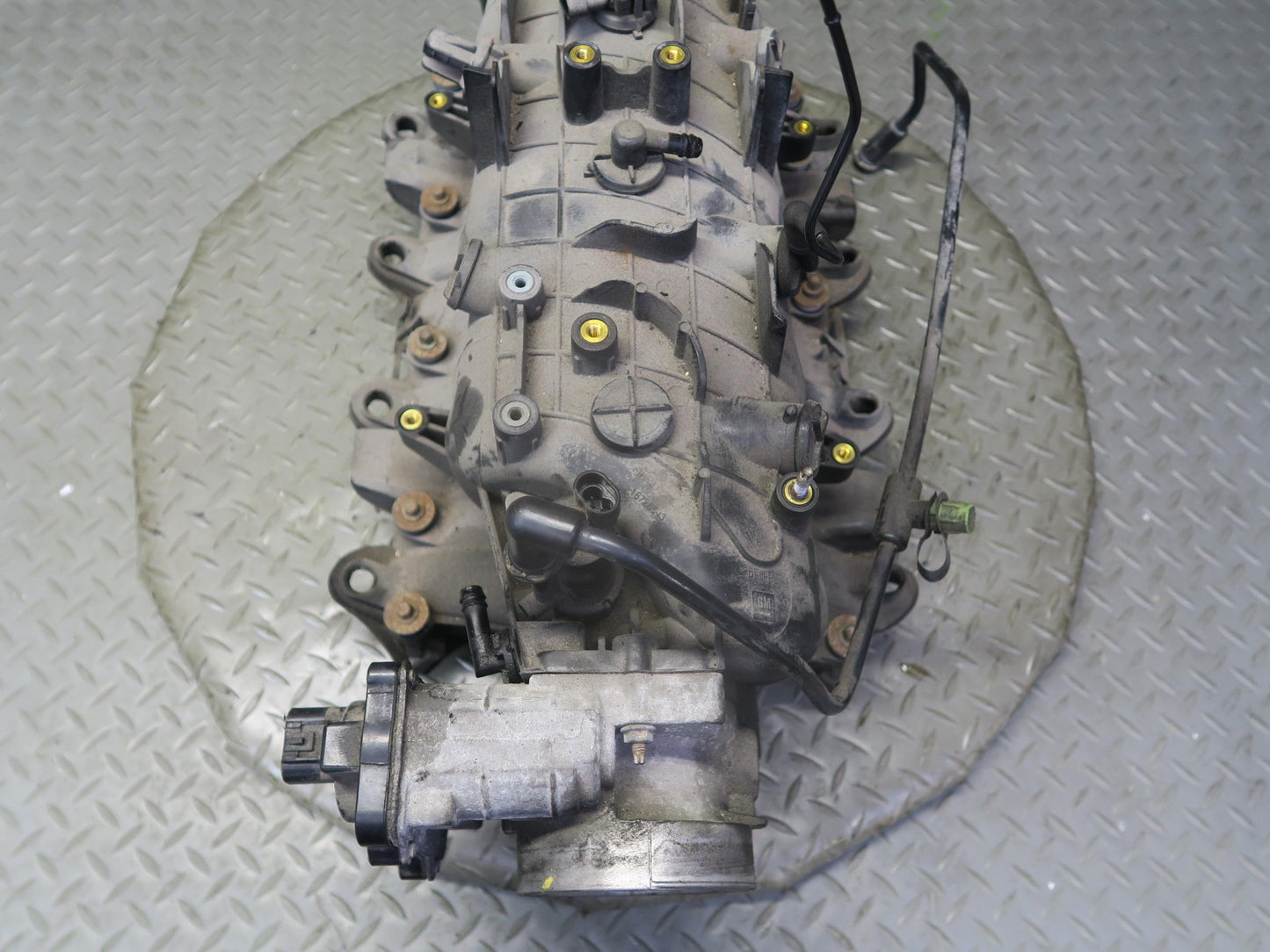 03-04 Chevrolet SSR V8 5.3L Engine Intake Manifold w Throttle Body 49K Miles OEM