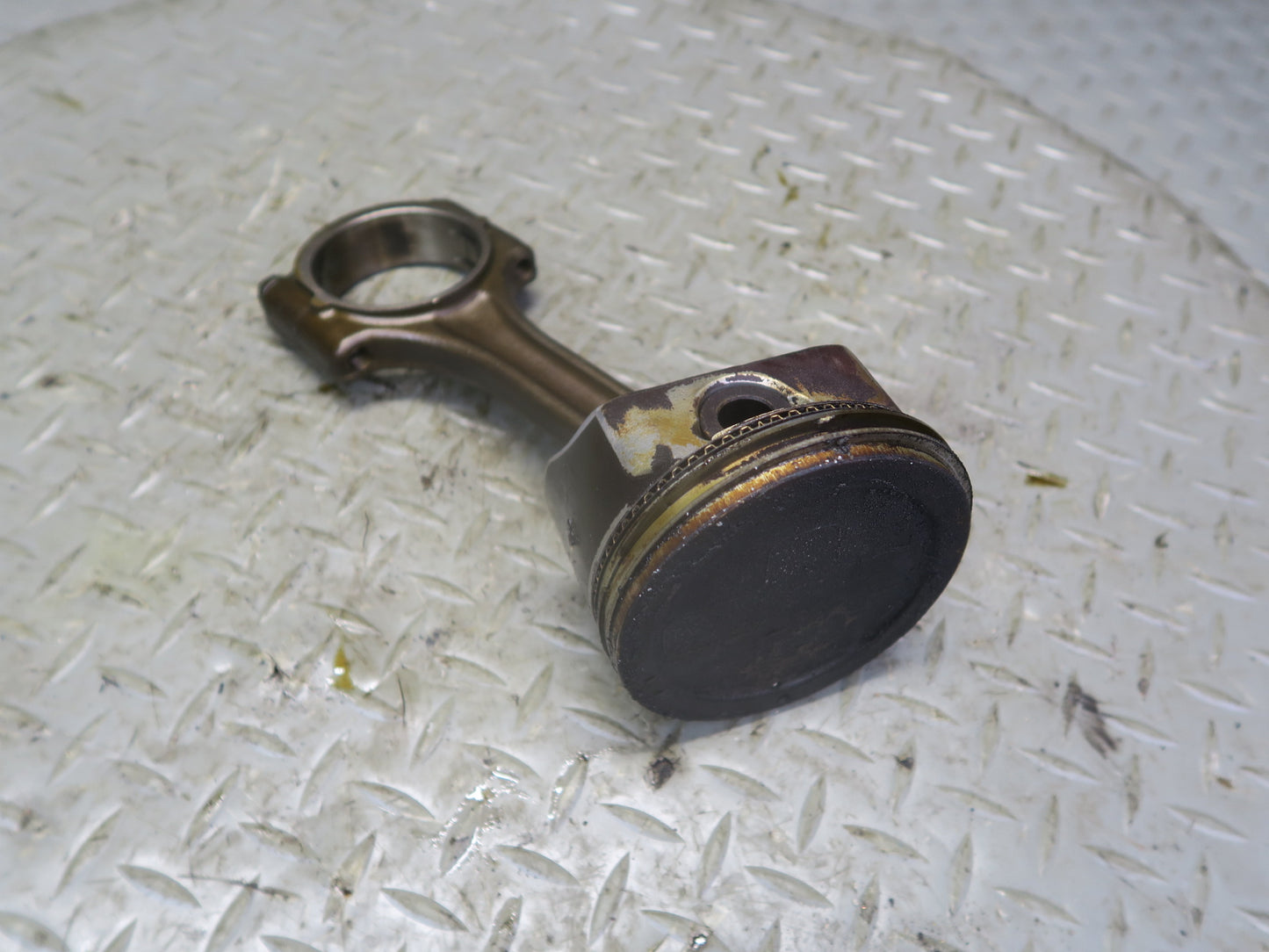 03-04 Chevrolet SSR 5.3L Set of 8 Engine Piston w Connecting Rod 49K Miles OEM