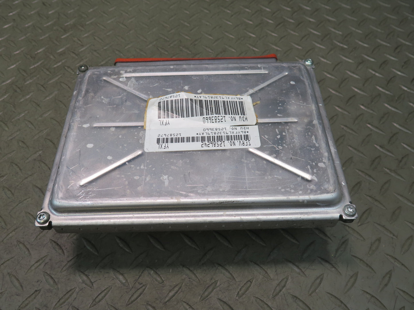 03-04 Chevrolet SSR 5.3L ECM ECU Engine Control Unit Module 12586242 OEM