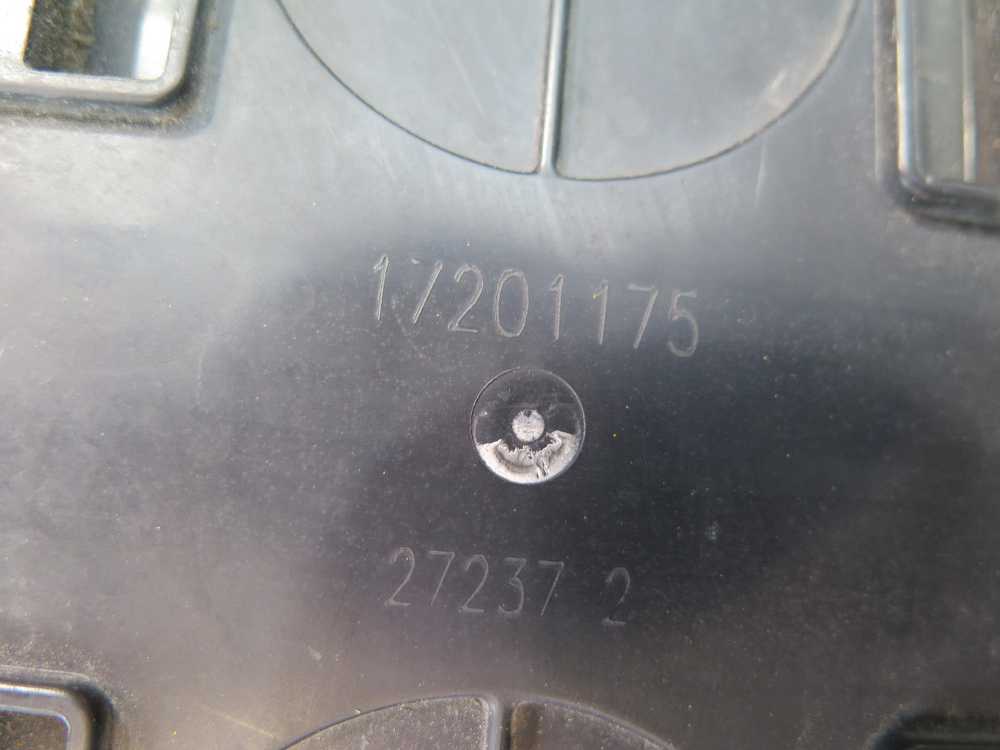 03-04 Chevrolet SSR Fuel Vapor Charcoal Canister 17201175 OEM