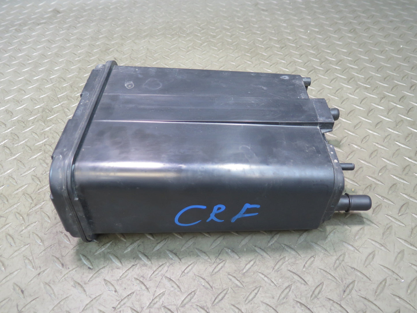 03-04 Chevrolet SSR Fuel Vapor Charcoal Canister 17201175 OEM