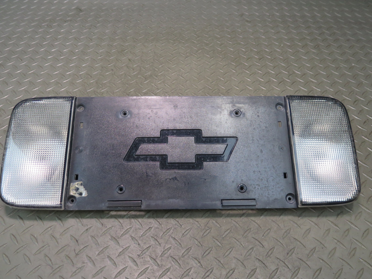 03-06 Chevrolet SSR Rear Reverse Light License Plate Holder 16524094 OEM