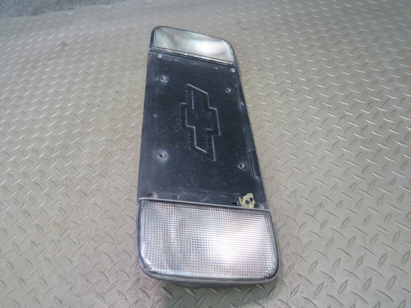 03-06 Chevrolet SSR Rear Reverse Light License Plate Holder 16524094 OEM