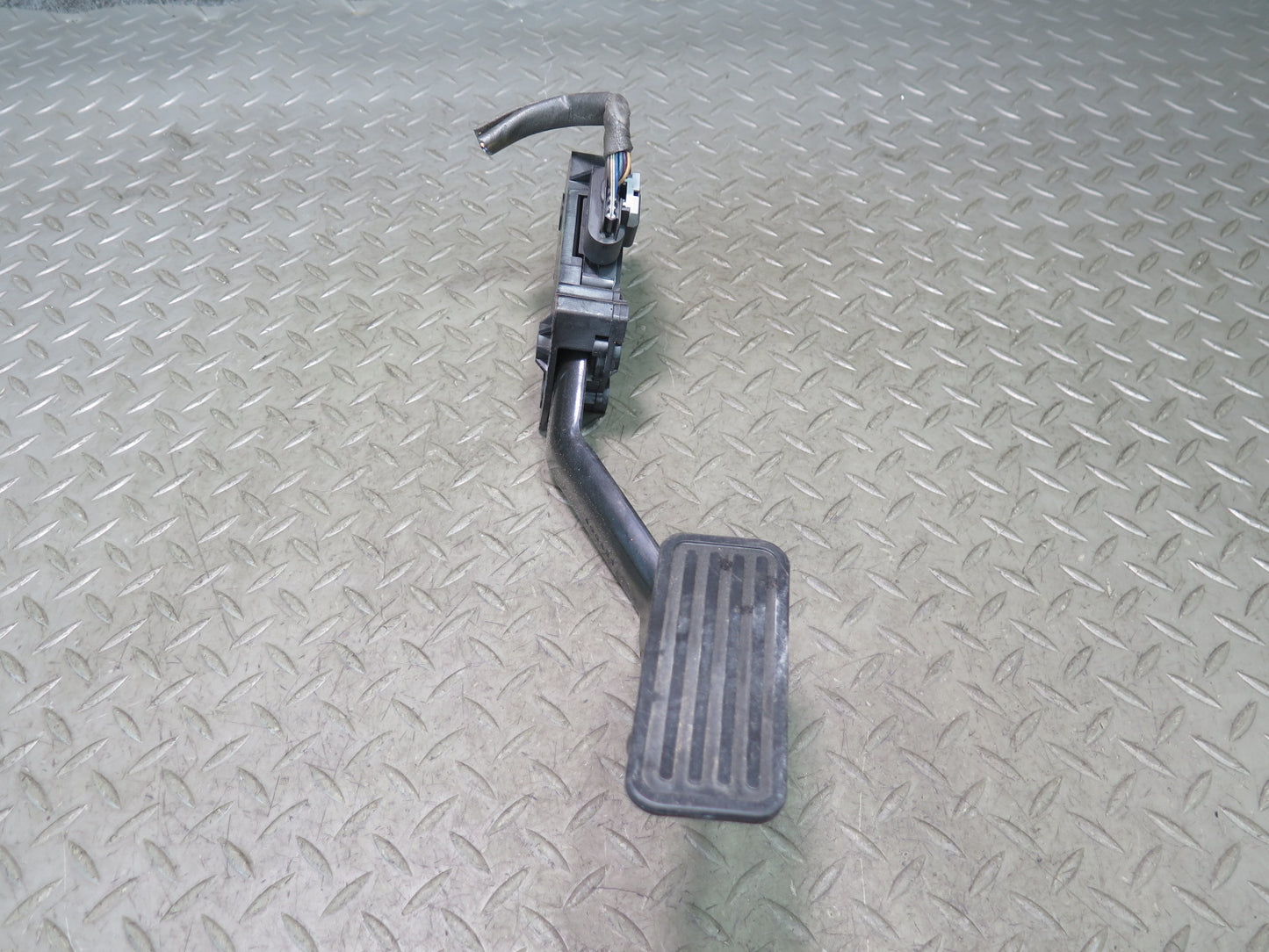 03-06 Chevrolet SSR A/T Accelerator Gas Pedal 15187573 OEM