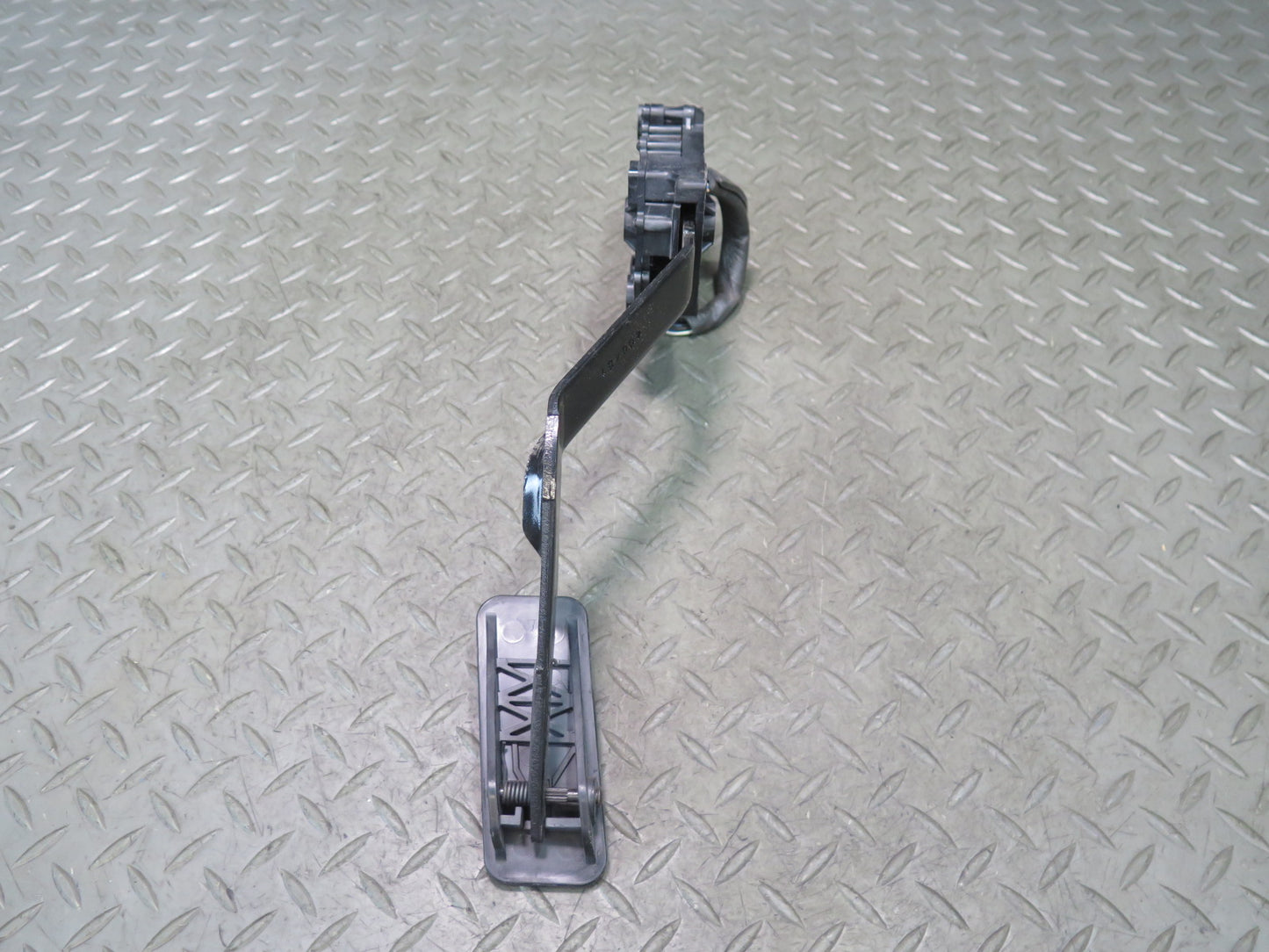 03-06 Chevrolet SSR A/T Accelerator Gas Pedal 15187573 OEM