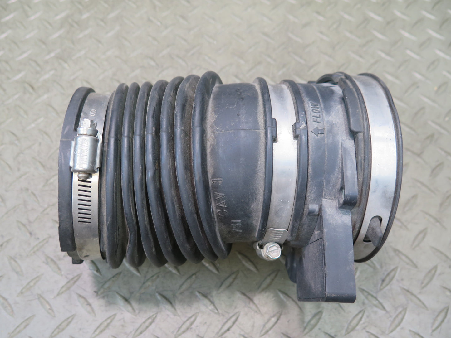 03-04 Chevrolet SSR Air Intake Mass Air Flow Meter MAF Sensor w Duct Assy OEM