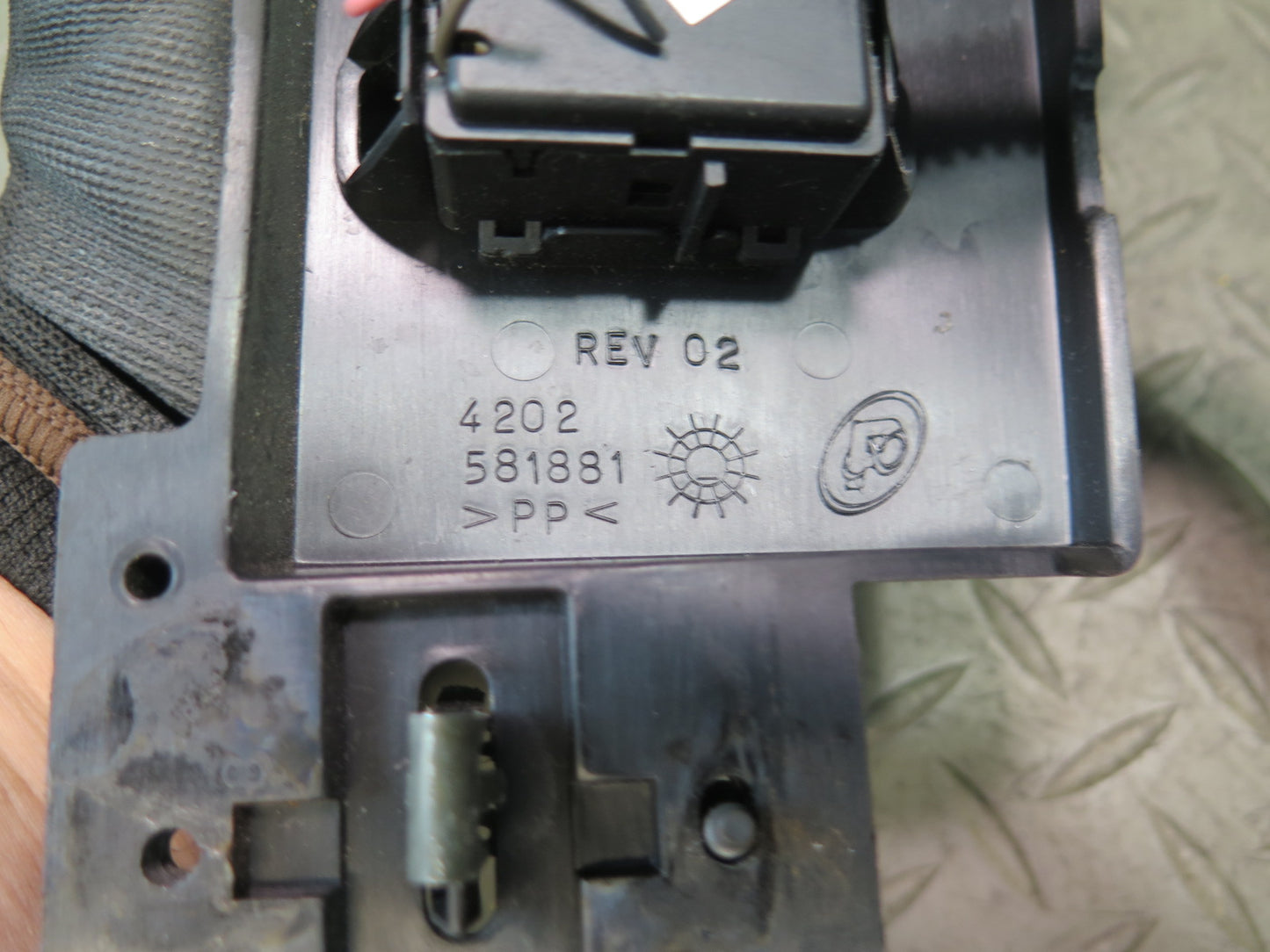 03-06 Chevrolet SSR Front Left Driver Seat Adjustment Memory Heated Switch OEM