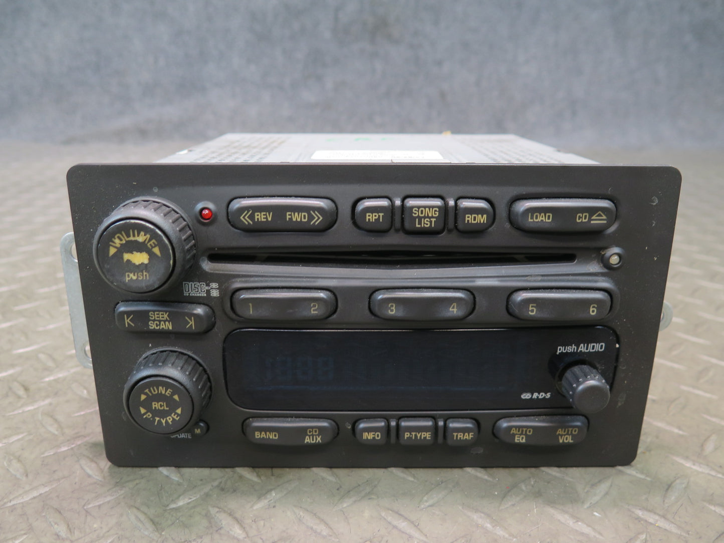 03-06 Chevrolet SSR Radio Stereo CD Changer Player Head Unit 15196055 OEM