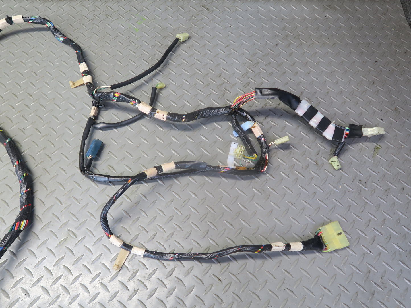 85-86 Toyota Cressida MX73 Sedan Left Interior Floor Wire Wiring Harness OEM