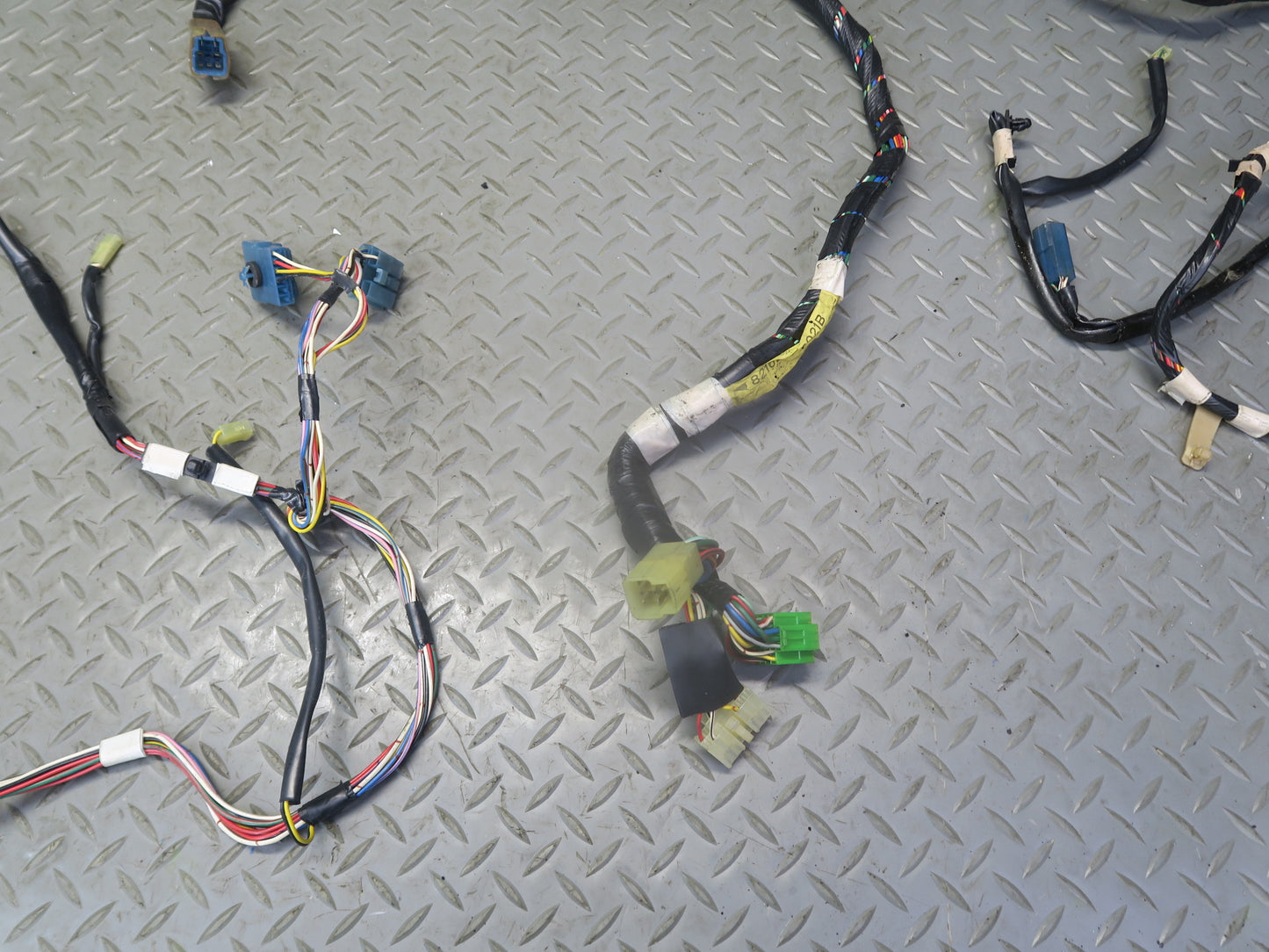 85-86 Toyota Cressida MX73 Sedan Left Interior Floor Wire Wiring Harness OEM