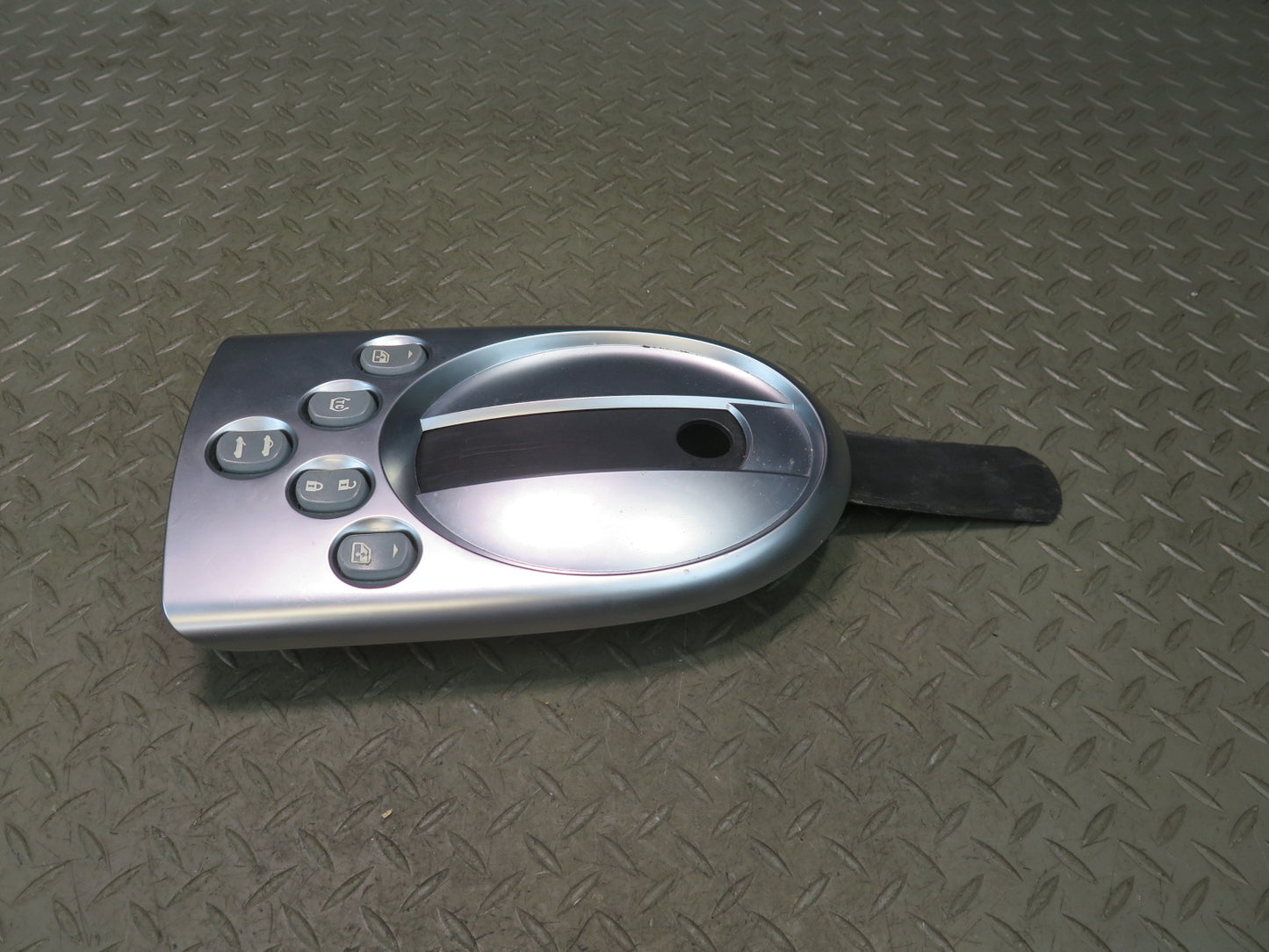 03-06 Chevrolet SSR A/T Center Console Shifter Trim w Switch Module OEM