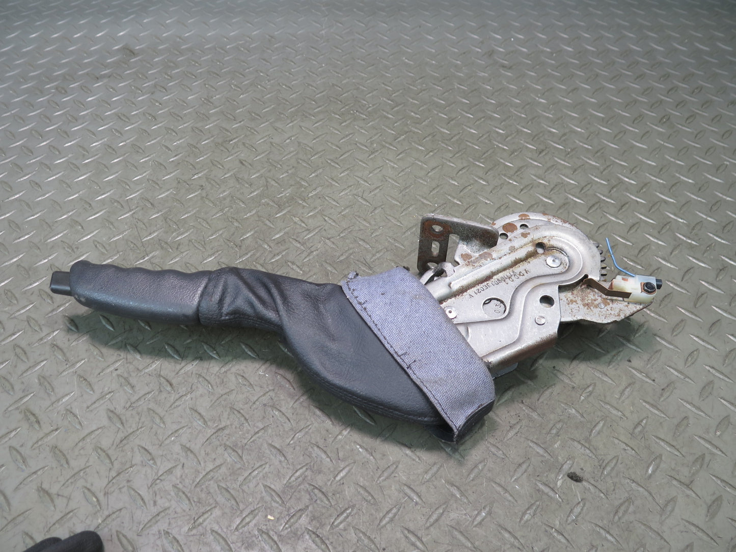 03-06 Chevrolet SSR Emergency Parking Brake Handbrake Lever Handle Black OEM