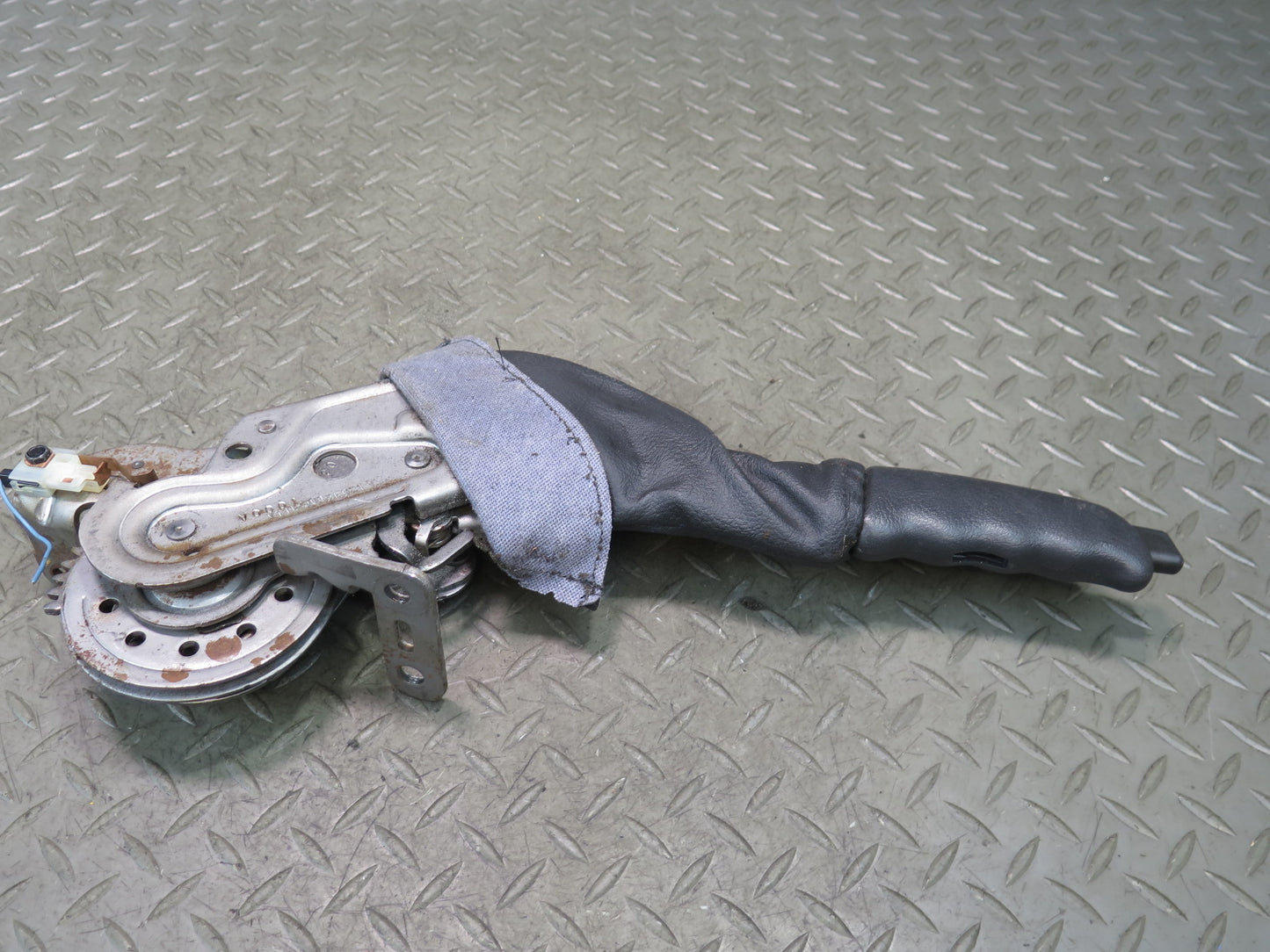 03-06 Chevrolet SSR Emergency Parking Brake Handbrake Lever Handle Black OEM