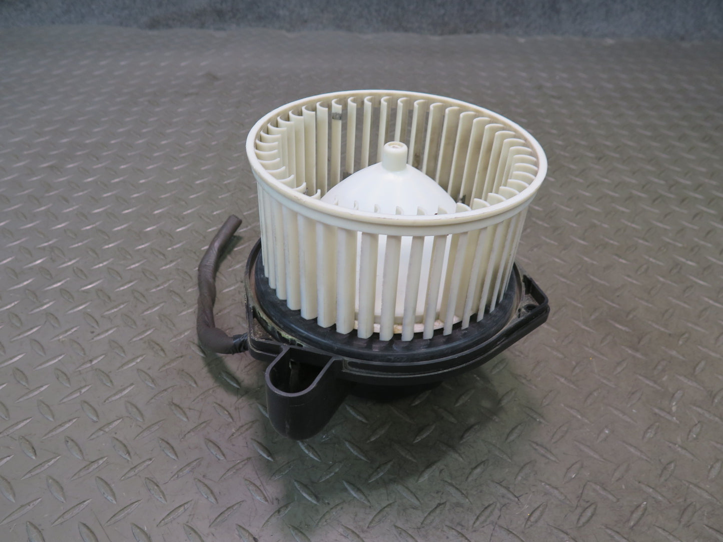 03-06 Chevrolet SSR A/C Heater Blower Motor Fan w Resistor OEM