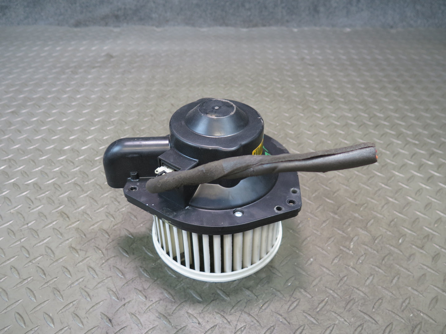 03-06 Chevrolet SSR A/C Heater Blower Motor Fan w Resistor OEM