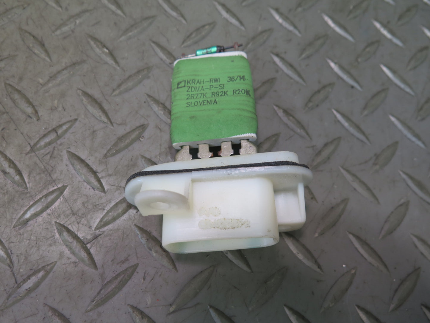 03-06 Chevrolet SSR A/C Heater Blower Motor Fan w Resistor OEM