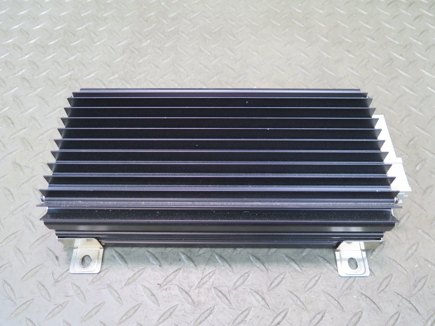 03-06 Chevrolet SSR Bose Radio Speaker Amplifier 15117796 OEM