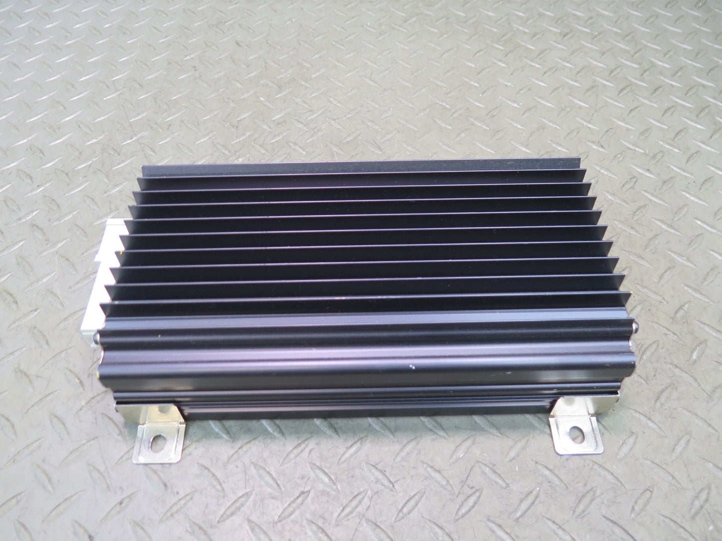 03-06 Chevrolet SSR Bose Radio Speaker Amplifier 15117796 OEM