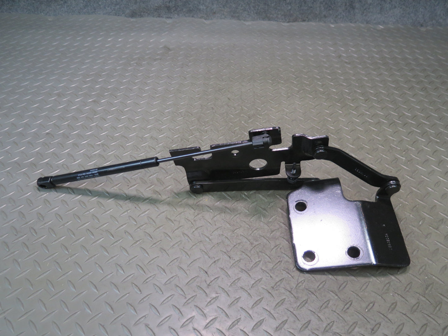 03-06 Chevrolet SSR Set of 2 Rear Left & Right Trunk Hinge w Strut Shock OEM