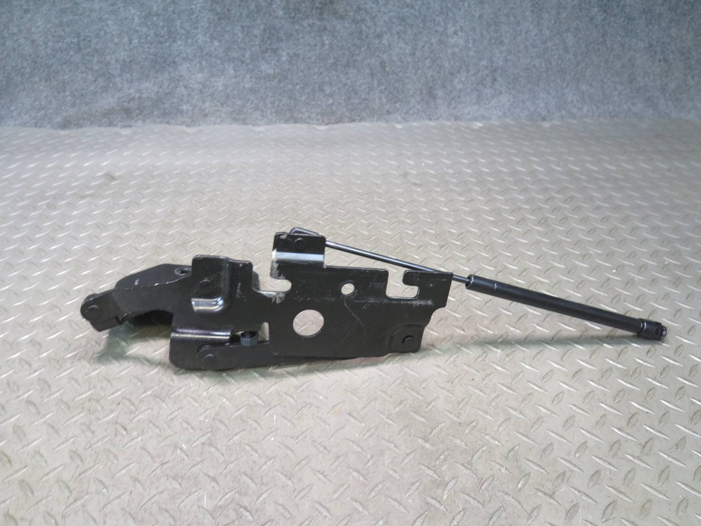 03-06 Chevrolet SSR Set of 2 Rear Left & Right Trunk Hinge w Strut Shock OEM