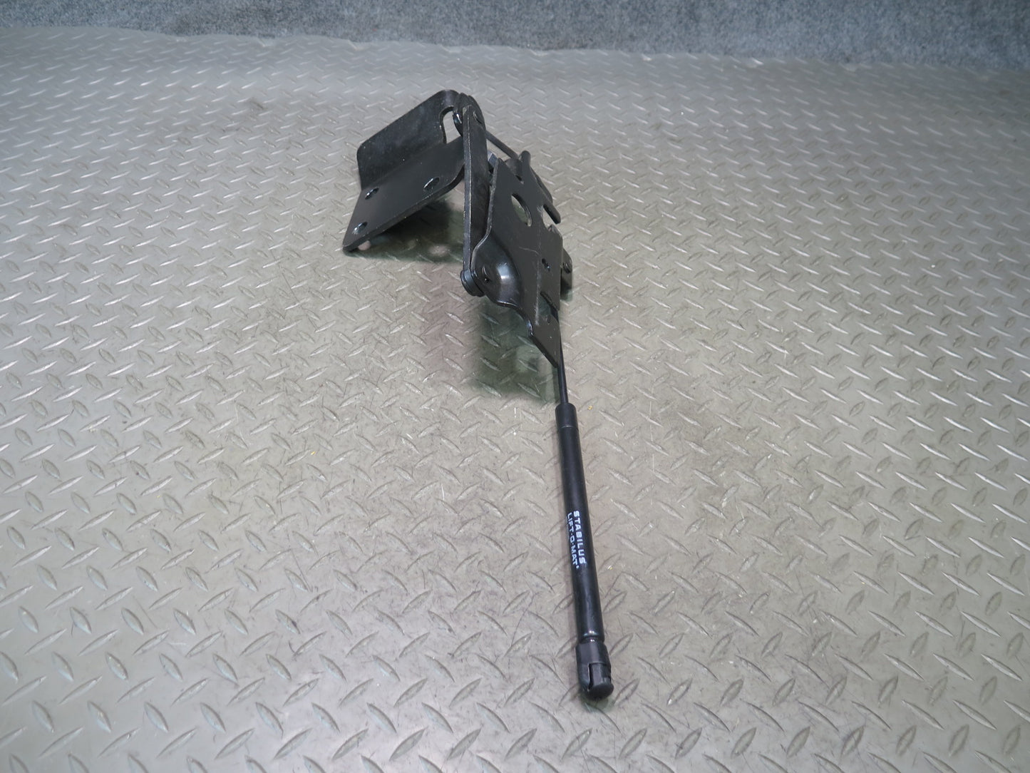 03-06 Chevrolet SSR Set of 2 Rear Left & Right Trunk Hinge w Strut Shock OEM