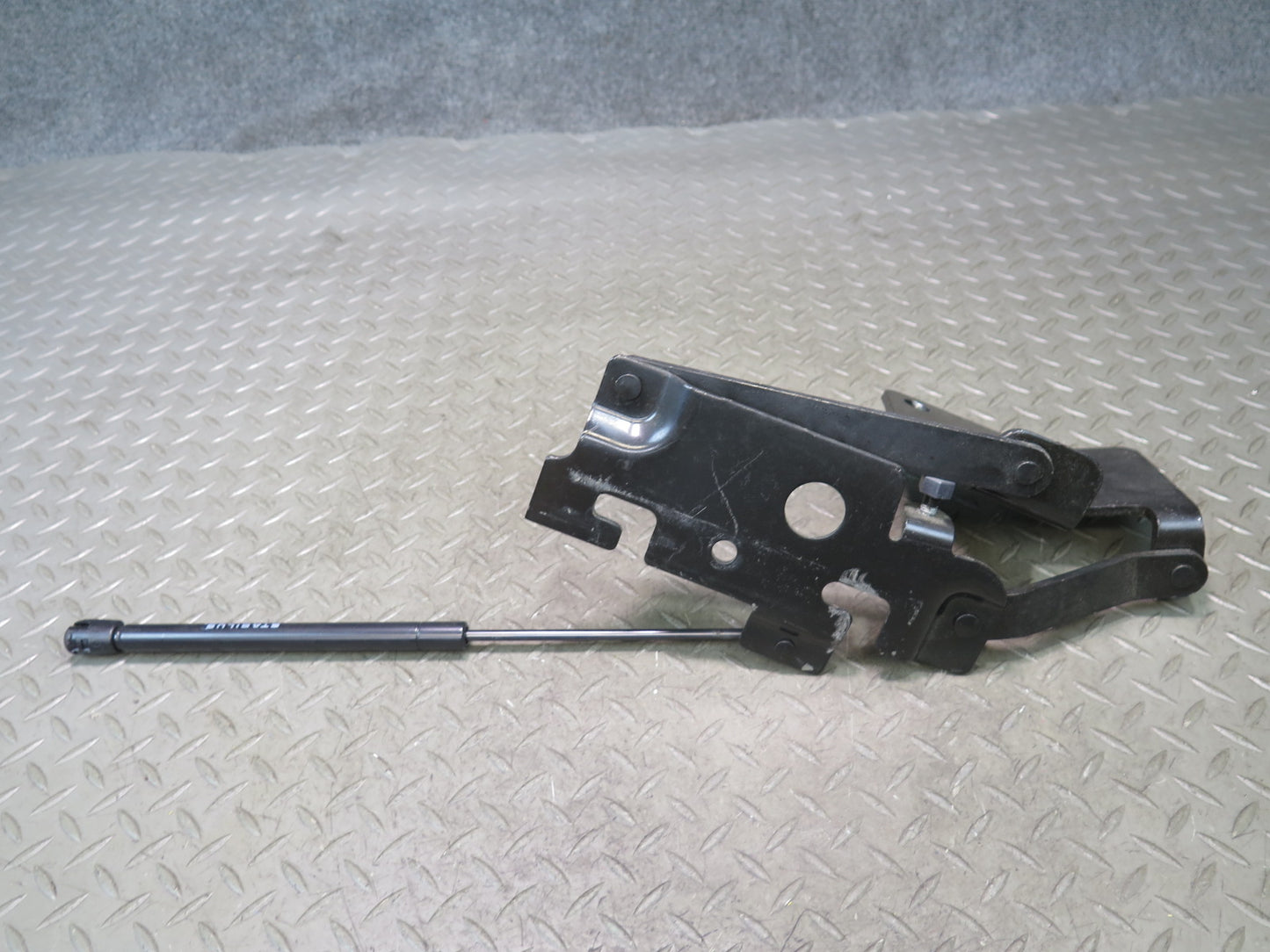 03-06 Chevrolet SSR Set of 2 Rear Left & Right Trunk Hinge w Strut Shock OEM
