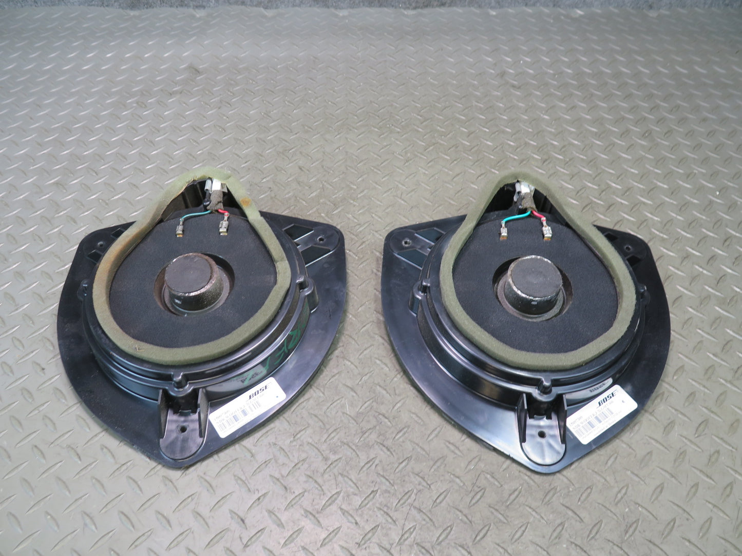 03-06 Chevrolet SSR Set of 2 Front Left & Right Door Bose Woofer Speaker OEM