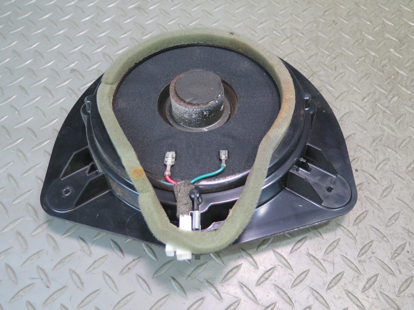 03-06 Chevrolet SSR Set of 2 Front Left & Right Door Bose Woofer Speaker OEM