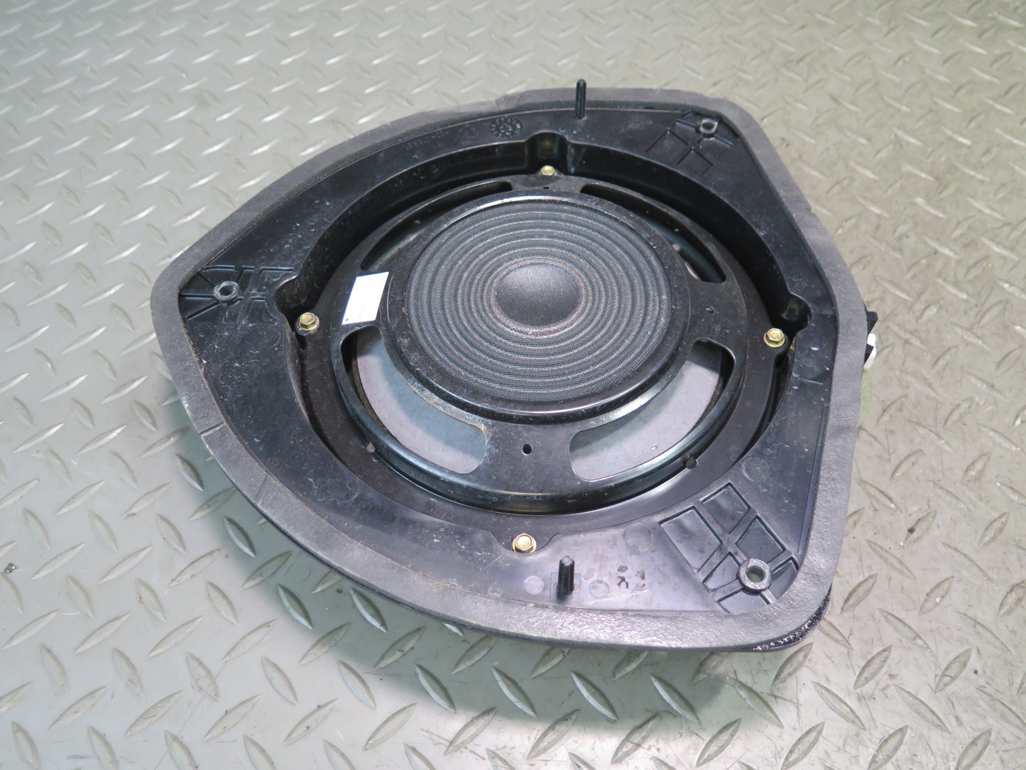 03-06 Chevrolet SSR Set of 2 Front Left & Right Door Bose Woofer Speaker OEM