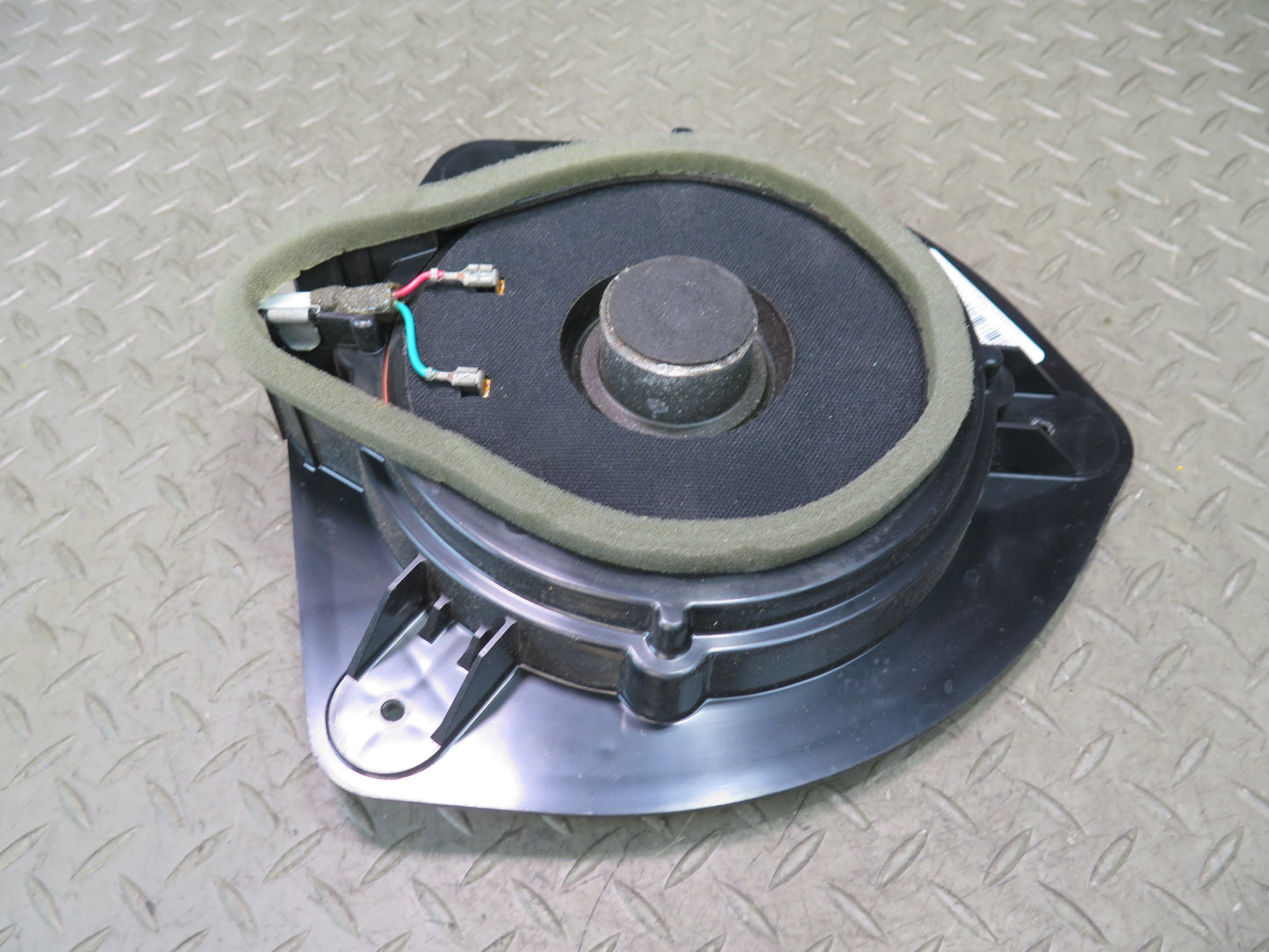 03-06 Chevrolet SSR Set of 2 Front Left & Right Door Bose Woofer Speaker OEM