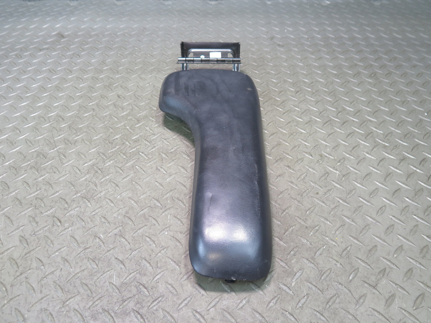 03-06 Chevrolet SSR Center Console Leather Armrest Black OEM