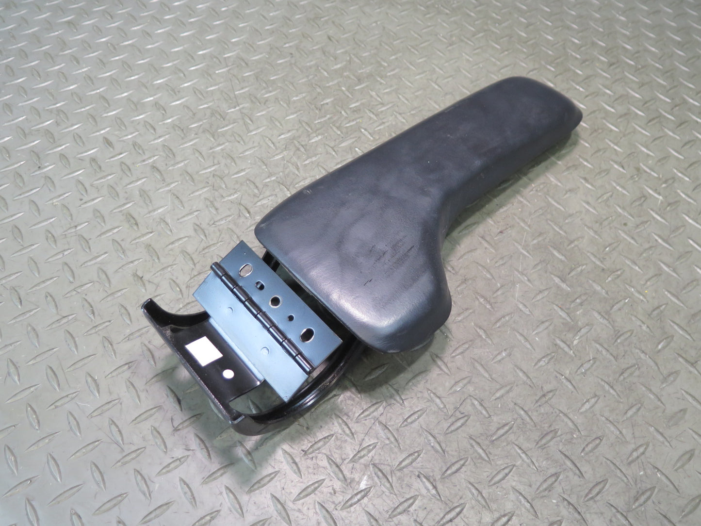 03-06 Chevrolet SSR Center Console Leather Armrest Black OEM