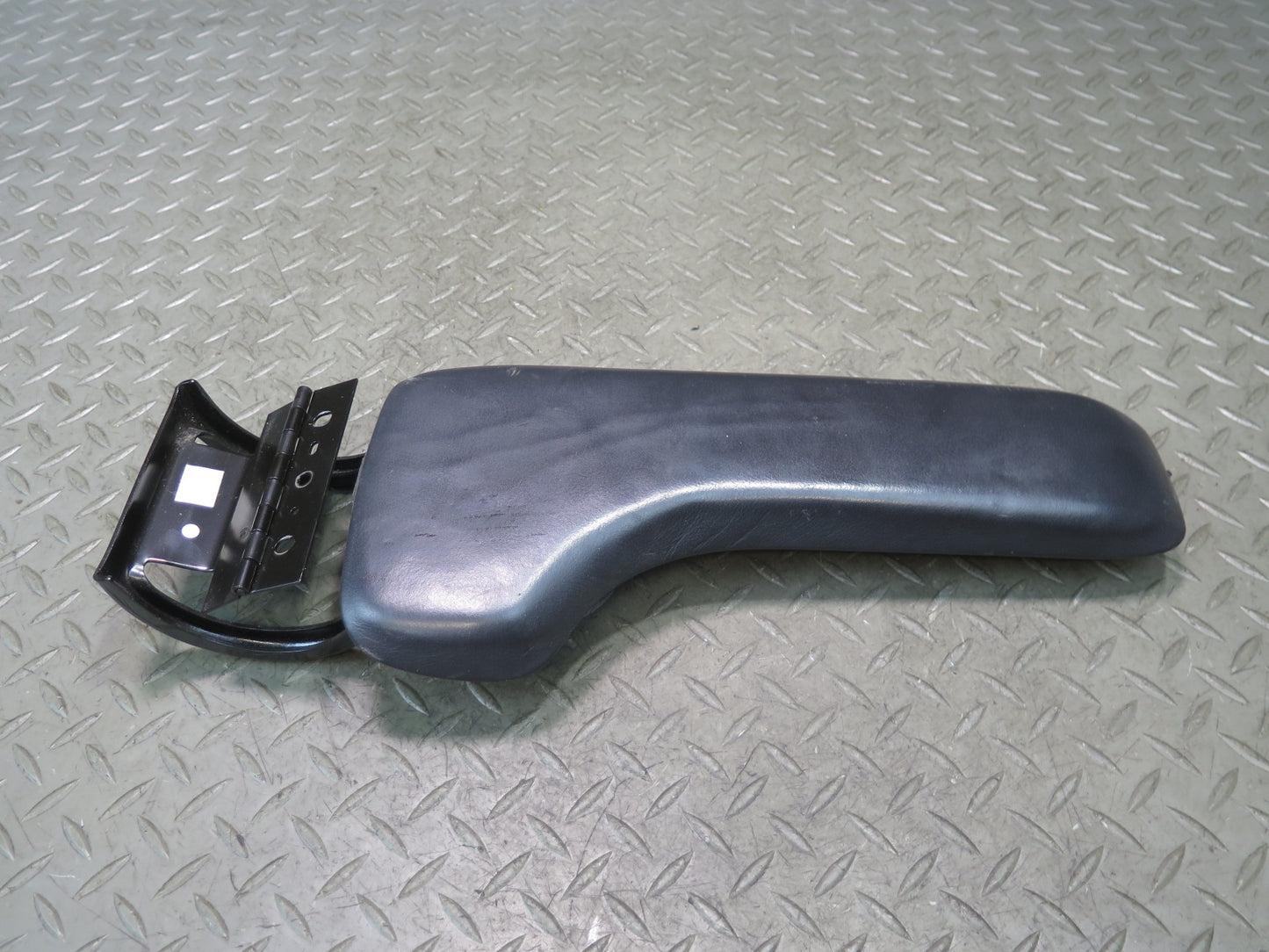 03-06 Chevrolet SSR Center Console Leather Armrest Black OEM