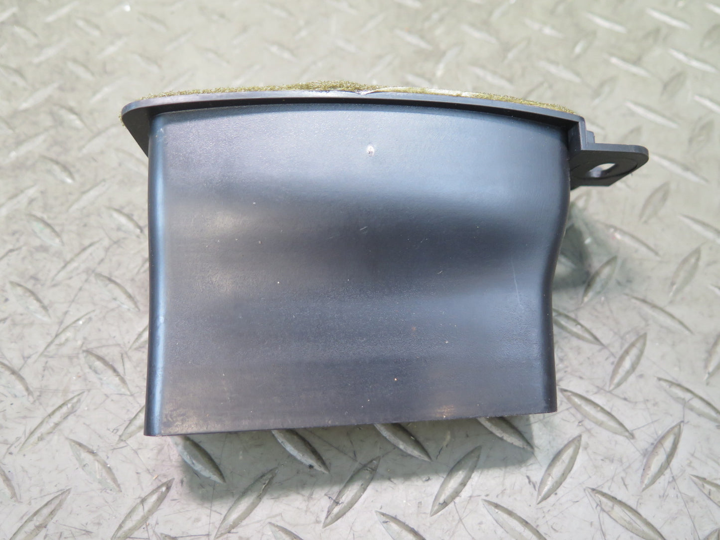 03-06 Chevrolet SSR Dash Dashboard Center Left Air Vent Grille OEM