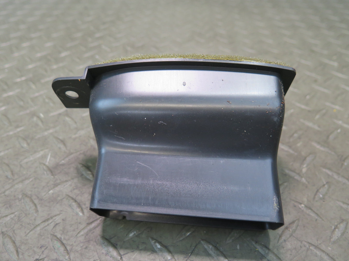 03-06 Chevrolet SSR Dash Dashboard Center Right Air Vent Grille OEM
