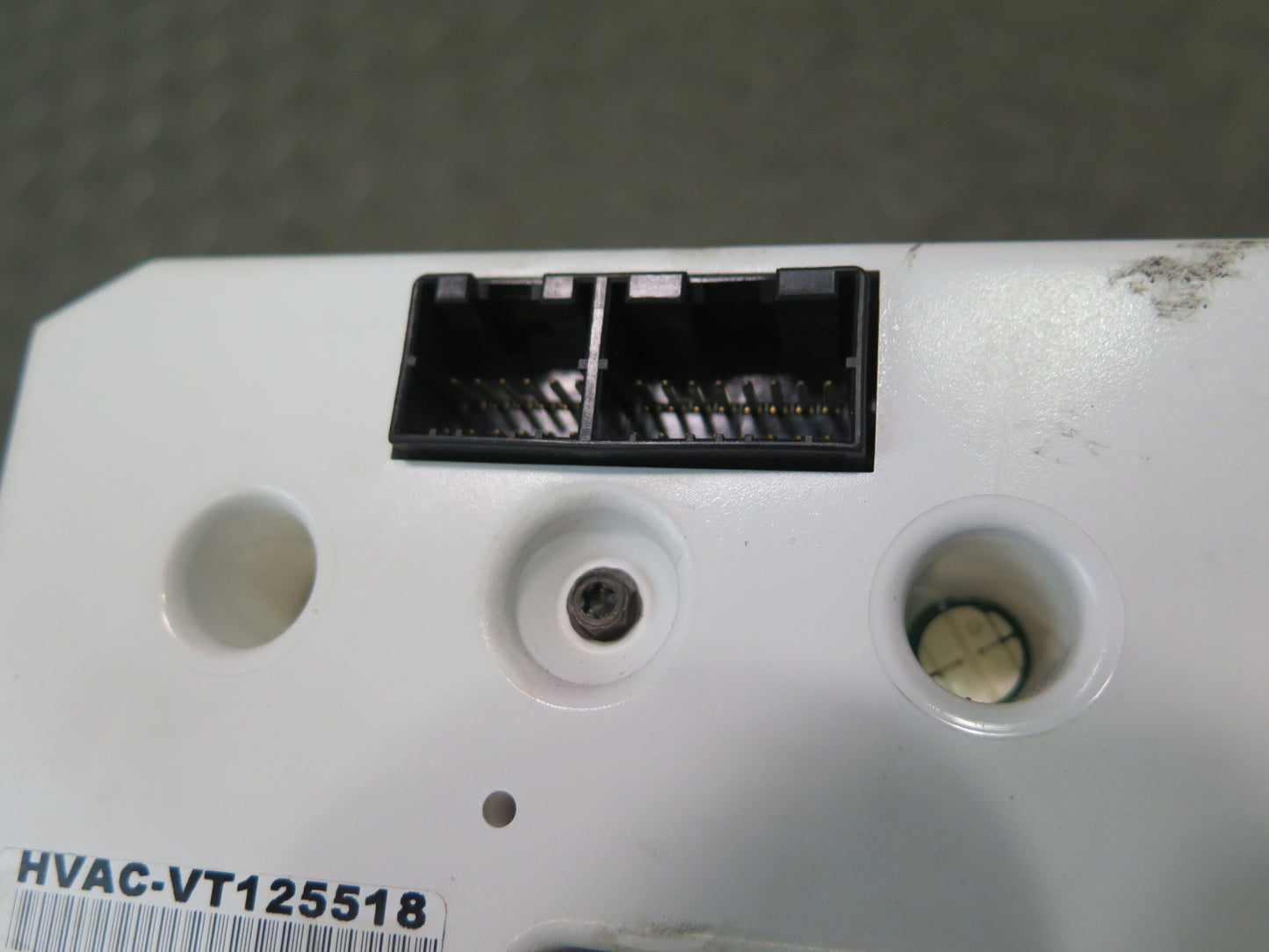 03-06 Chevrolet SSR A/C Air Conditioning Climate Control Switch Panel OEM