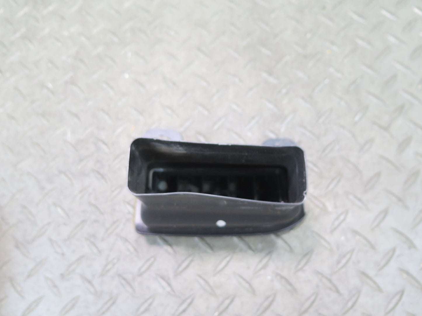 03-06 Chevrolet SSR Dash Dashboard Left Air Vent Grille OEM