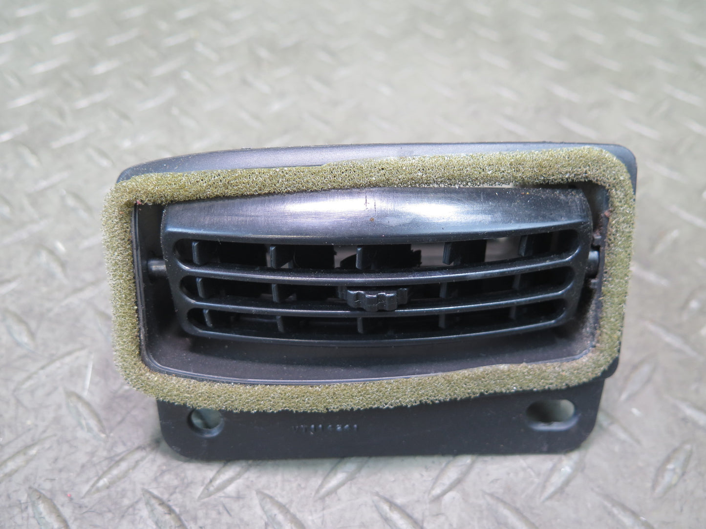 03-06 Chevrolet SSR Dash Dashboard Right Air Vent Grille OEM