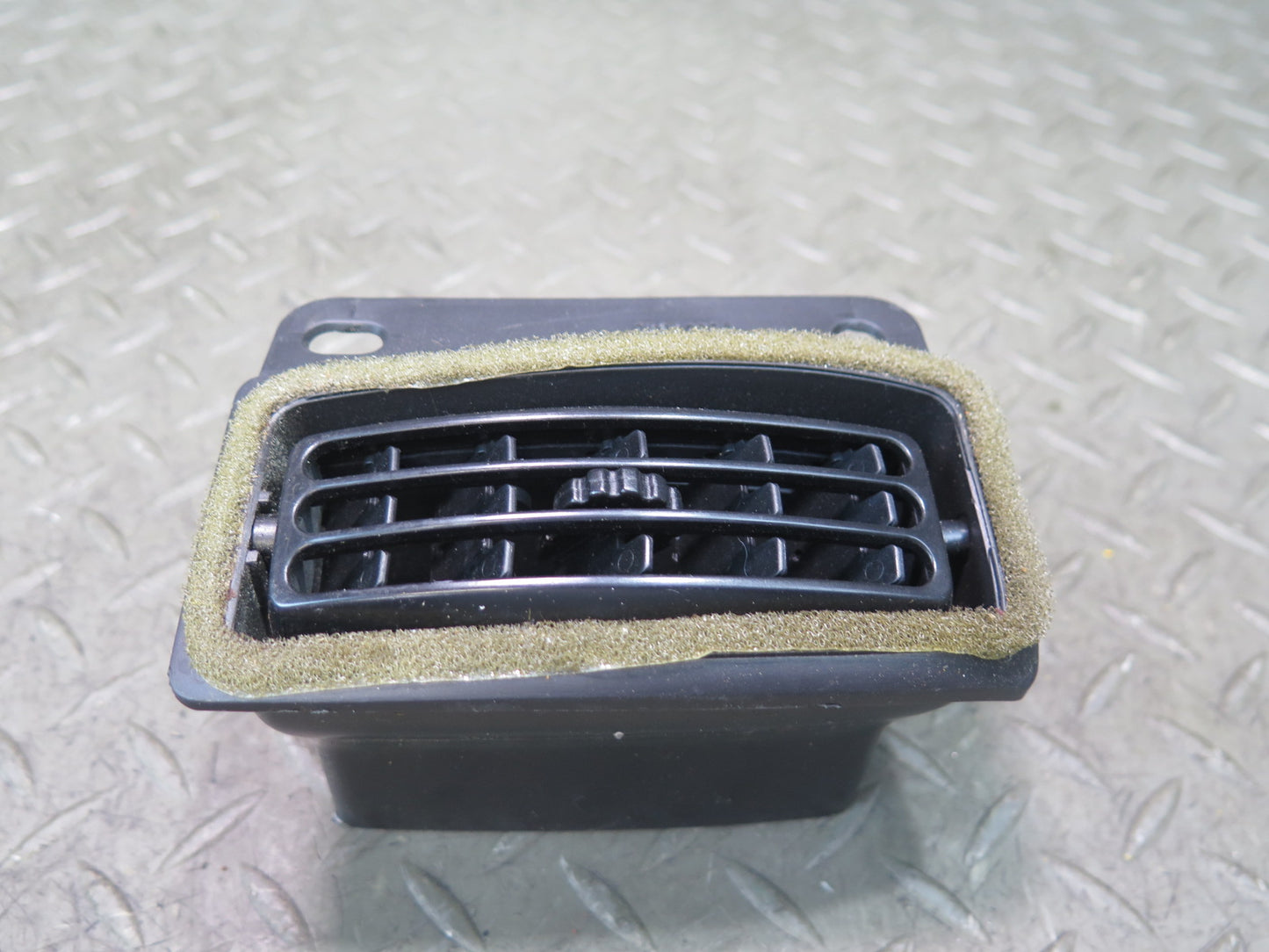 03-06 Chevrolet SSR Dash Dashboard Right Air Vent Grille OEM