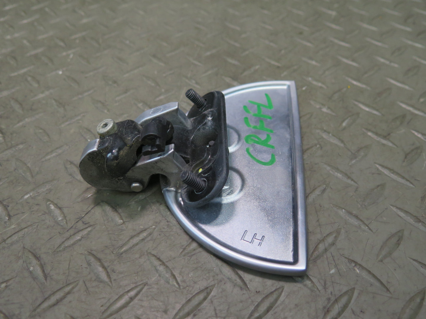 03-06 Chevrolet SSR Front Left Driver Door Exterior Handle OEM