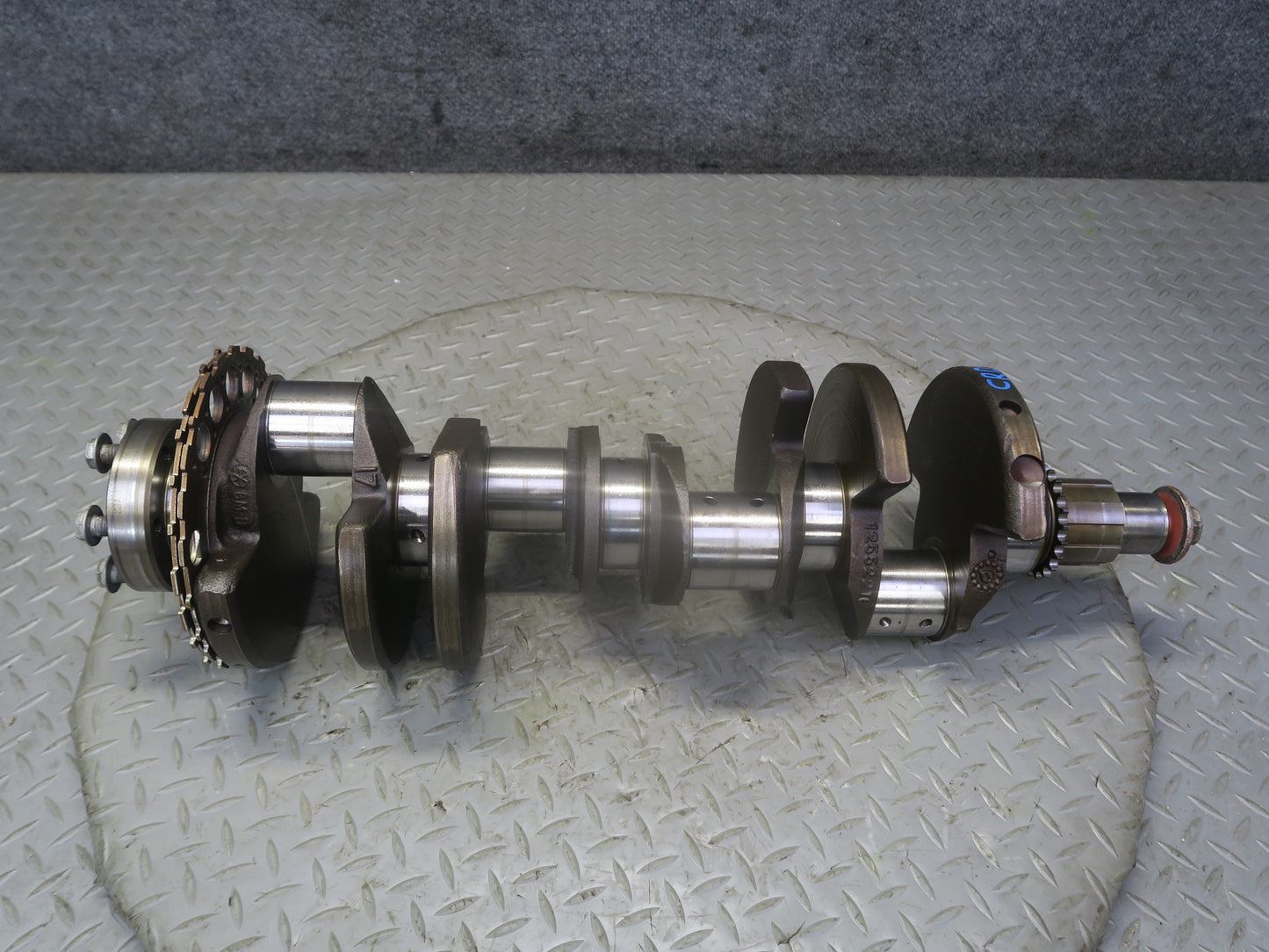 03-04 Chevrolet SSR V8 5.3L LM4 Engine Motor Crankshaft 49K Miles OEM